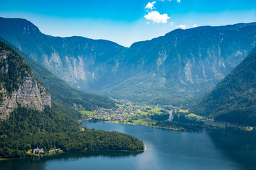 Naklejka na ściany i meble beauty in nature - Alpine scenery and lake Hallstatt in Austrian Alps, Salzkammergut region, Austria