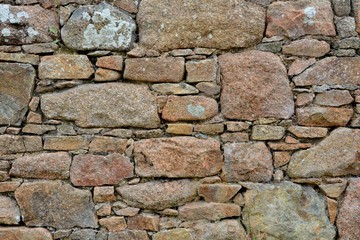 Mur de pierres en granit de Bretagne. France