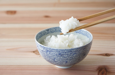 炊きたてごはんの箸あげ写真