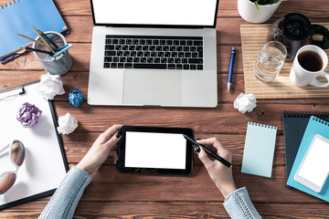 Business woman working at office desk