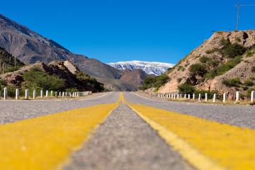 Carretera en los Andes al noroeste de Argentina, Salta Jujuy