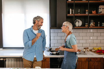 Making the perfect breakfast together