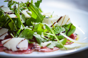 fresh carpaccio salad with wine vinegar