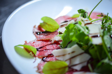 fresh carpaccio salad with wine vinegar