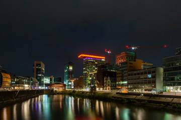 Obraz premium Night shot düsseldorf Media harbor