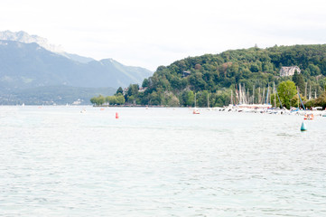 Fototapeta na wymiar Lac d'Annecy, super lieu de villégiature et de détente