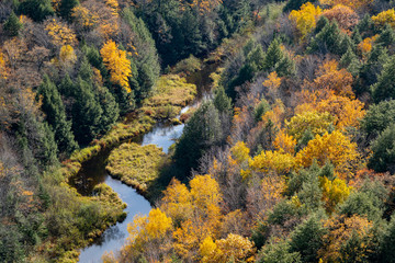 Obraz premium Lake of the Clouds scenic overlook in fall, at the Porcupine Mountains in Michigan