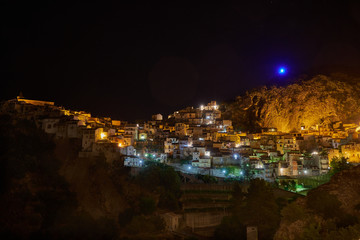 Panorami di Motta Camastra, notturno