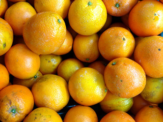 oranges in the market