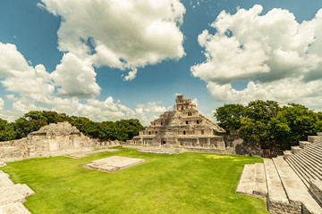 Fototapeta na wymiar palenque mayas ruins word heritage