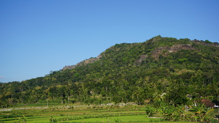 Obraz premium View of the rocky hills against the sky