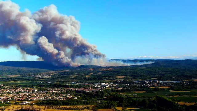 Incendie vue a&eacute;rienne