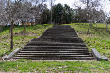 ESCALERAS DE PIEDRA PARQUE PIEDRAHITA AVILA