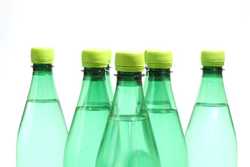 ペットボトルの水