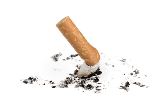 Zigarette ausdrücken Zigerettenkippe Zigarettenstummel Freisteller
