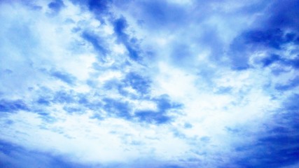 Fototapeta premium Natural light from the sun with blue sky and white clouds.