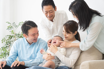 家族　育児　子育て