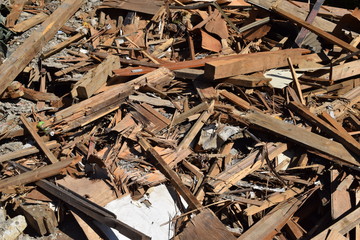 積まれたガレキの山