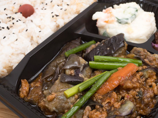 マーボナス弁当