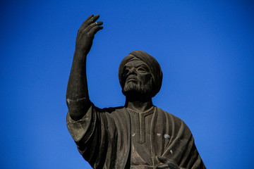statue of the poet Mutanabi - obrazy, fototapety, plakaty
