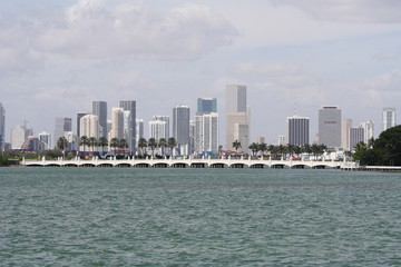 Obraz na płótnie Canvas Urban skyline - Miami - Florida - USA