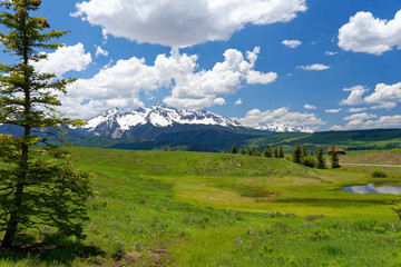 Fototapeta na wymiar Tranquil valley outside Telluride, Colorado