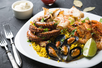 Seafood plate, squid, octopus, mussels, shrimp