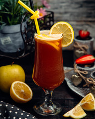 homemade ice tea with lemon slice