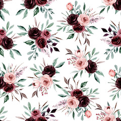 Nahtloser Hintergrund, Blumenmuster mit Aquarellblumen rosa und Burgunderrosen. Wiederholen Sie die Textur des Stofftapetendrucks. Perfekt für eingewickeltes Papier, Hintergrund.