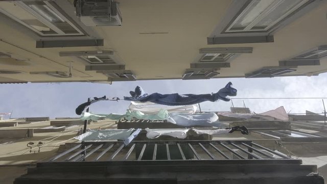 NAPOLI PANNI STESI