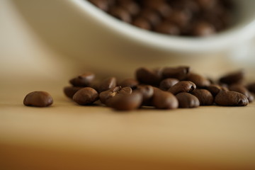 Kaffeetasse mit Kaffeebohnen