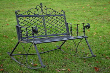 Banc de jardin à bascule époque Louis XVI