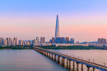 Fototapeta premium Seoul Subway and Seoul City Skyline at Han river Seoul, South korea.