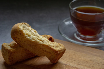 "Biskut lutut" or "Biskut kering" is locally famous in Malaysia as a snack in the morning or afternoon. Best serve with coffee or tea.
