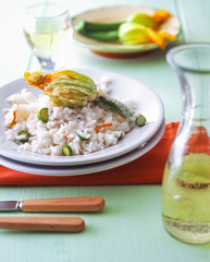 Fritierte Zucchiniblüten mit Risotto