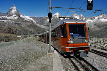 Gornergratbahn Matterhorn Zahnradbahn Bergbahn Eisenbahn Zermatt Wallis Schweiz Schienen Zahnstange...