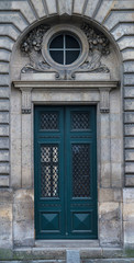 Fototapeta na wymiar Beautiful vintage street door