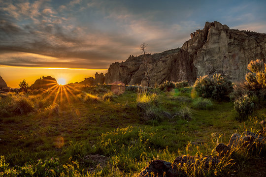 Sunset in Smith Rock State Park, Bend, Oregon, USA.