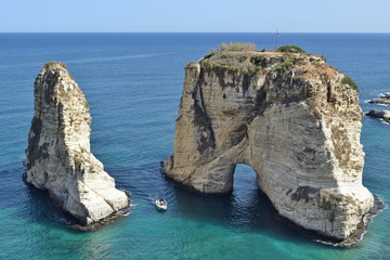 Fototapeta premium Widok na gołębie skały, Bejrut, Liban