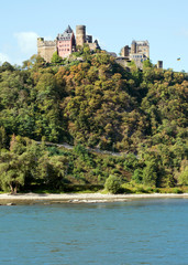 Schönburg castle and the Rhine river in Oberwesel. Rhineland-Palatinate, Germany, Europe