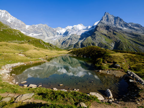 Mountain scenery at Lac d'Arpitetta