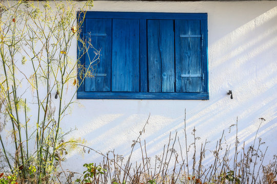 fensterl&auml;den blau