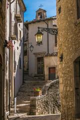 Fototapeta na wymiar Barrea is a small village in Abruzzo, perched on a rocky mountain spur