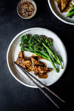 Braised bimi and tempe