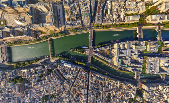 Aerial view above of &OElig;le de la Cit&Egrave;, Paris, France.