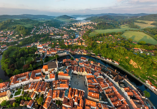Aerial view of ?esk˝ Krumlov during sunset, Czech Republic