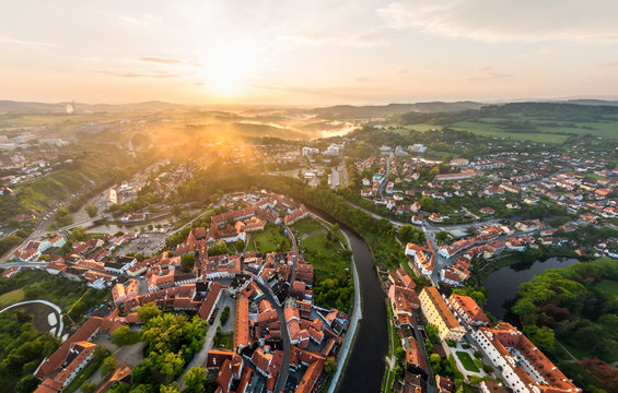 Aerial view of ?esk˝ Krumlov during sunset, Czech Republic