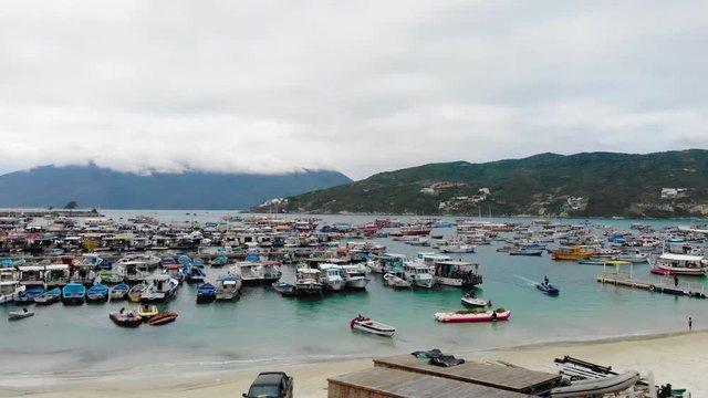 Barcos na Praia dos Anjos em Arraial do Cabo, Rio de Janeiro, Brasil