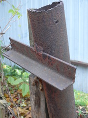 столб с уголком от забора