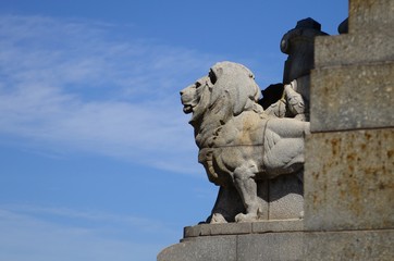 statue of lion